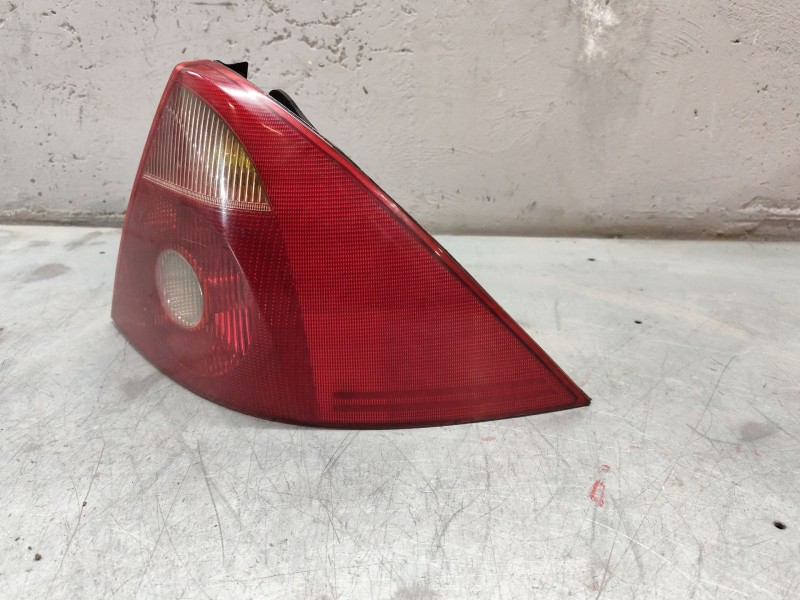 Recambio de piloto trasero derecho para ford mondeo berlina (ge) ambiente referencia OEM IAM   