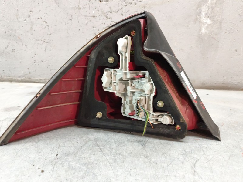 Recambio de piloto trasero derecho para ford mondeo berlina (ge) ambiente referencia OEM IAM   