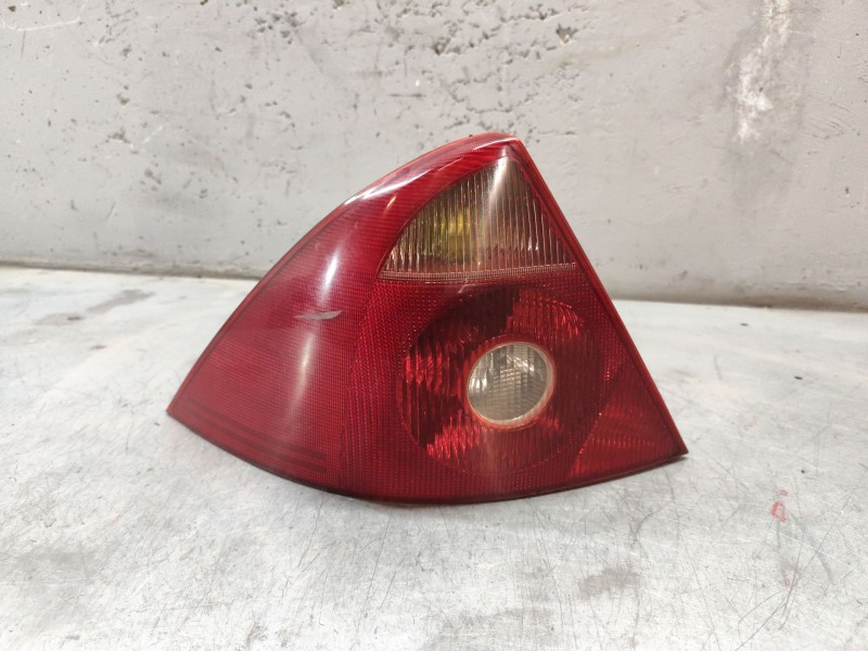 Recambio de piloto trasero izquierdo para ford mondeo berlina (ge) ambiente referencia OEM IAM   