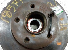 Recambio de buje trasero izquierdo para nissan primastar (x83) avantour 7 asientos distancia entre ejes corta 2,84t referencia O 2