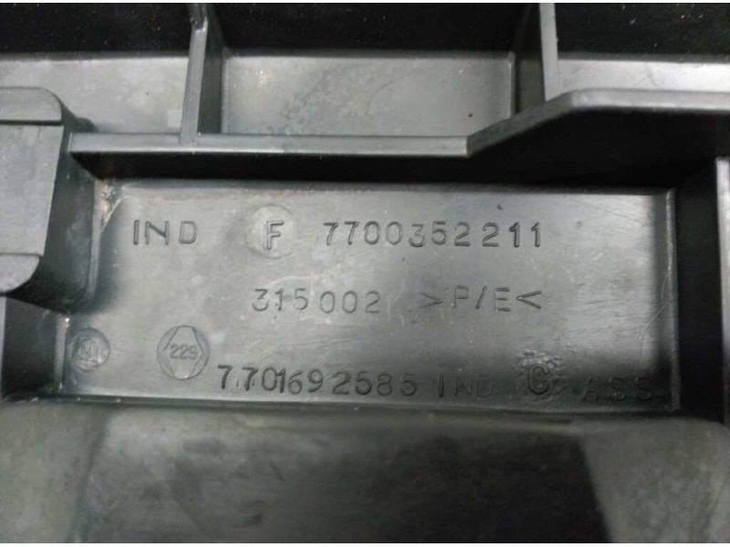 Recambio de soportes paragolpes para opel movano referencia OEM IAM 7700352211  