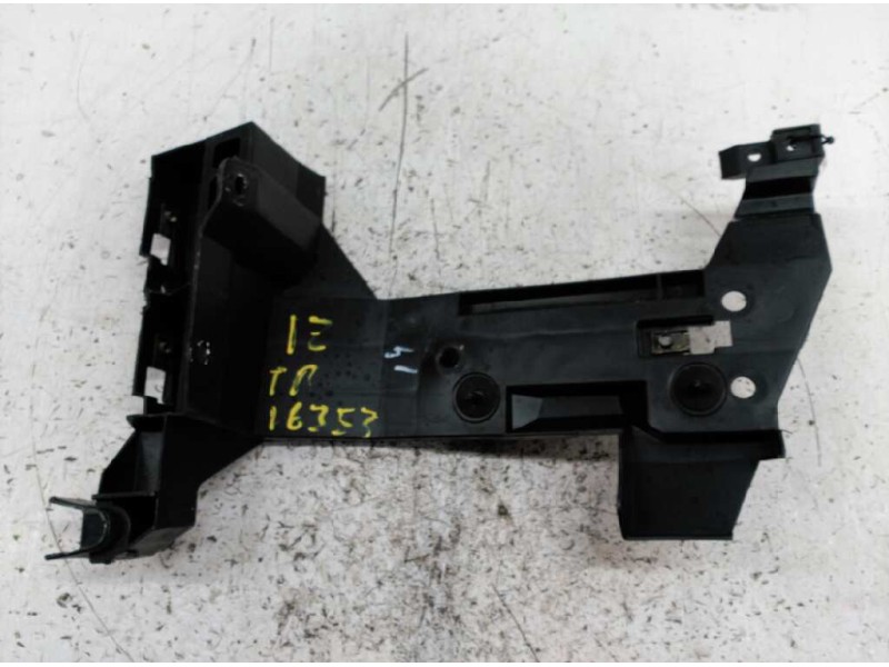 Recambio de soportes paragolpes para opel movano referencia OEM IAM 7700352211  