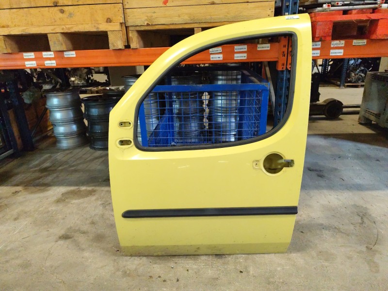 Recambio de puerta delantera izquierda para fiat doblo cargo (223) 1.9 jtd cat referencia OEM IAM   