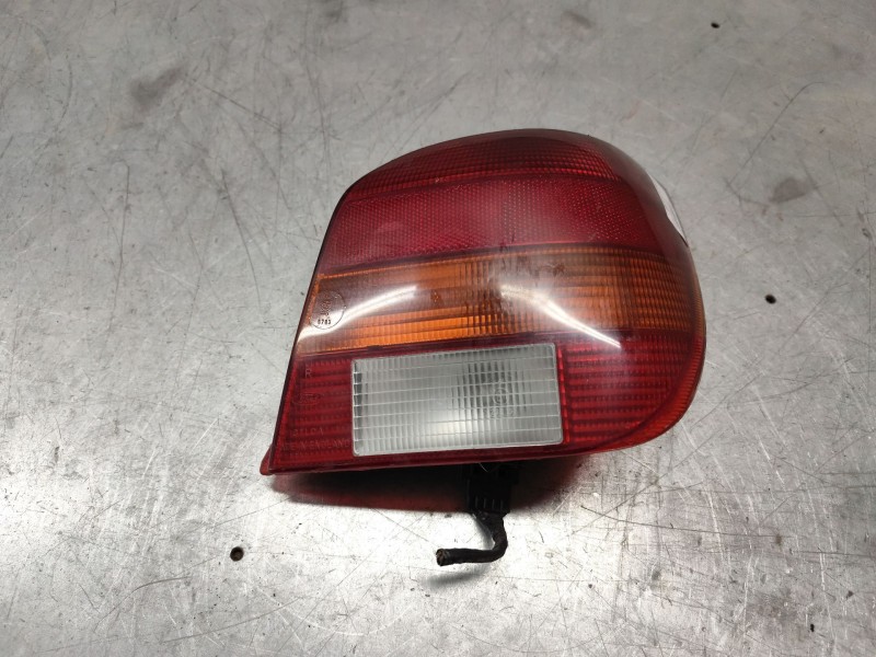 Recambio de piloto trasero derecho para ford fiesta berl./courier si referencia OEM IAM   