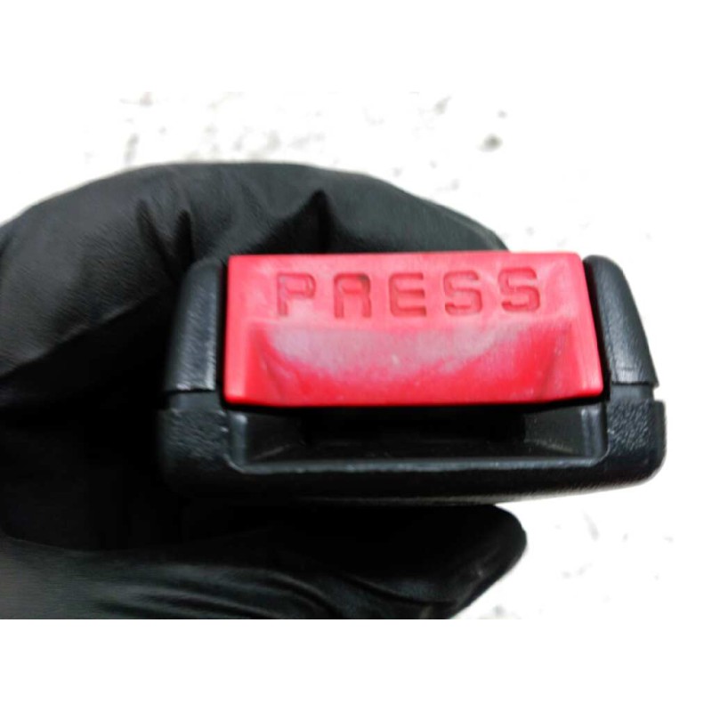 Recambio de enganche cinturon trasero derecho para mitsubishi santamo (hyundai) santamo confort referencia OEM IAM  SEGUNDA PART
