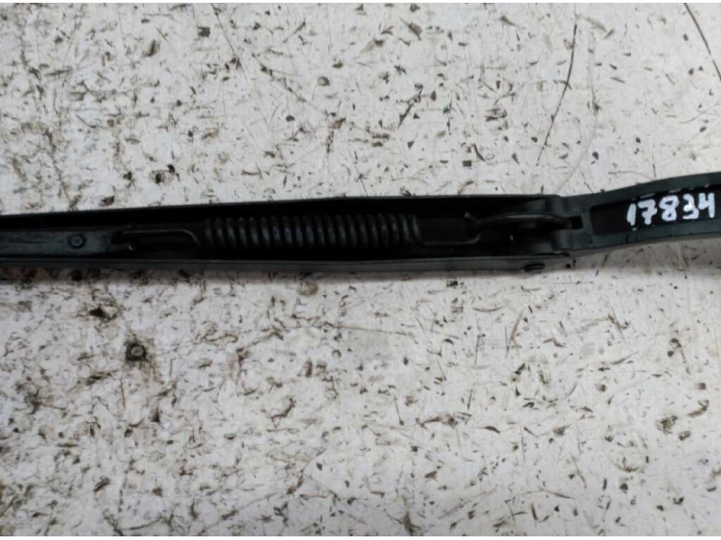 Recambio de brazo limpia delantero izquierdo para mitsubishi santamo (hyundai) santamo confort referencia OEM IAM   