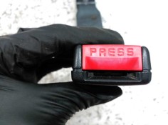 Recambio de enganche de cinturon trasero central para mitsubishi santamo (hyundai) santamo confort referencia OEM IAM    2