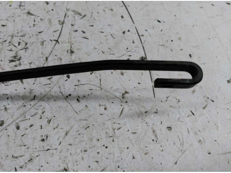 Recambio de brazo limpia delantero derecho para mitsubishi santamo (hyundai) santamo confort referencia OEM IAM   