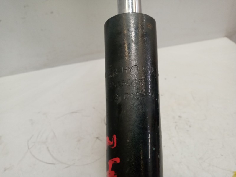 Recambio de brazo elevacion cabina para man le 12.225 lc referencia OEM IAM 85417236018  