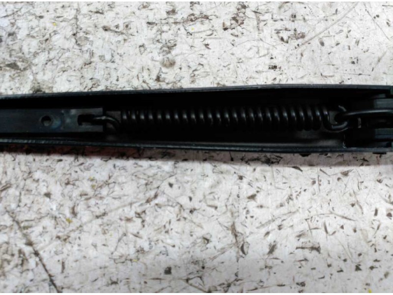 Recambio de brazo limpia delantero izquierdo para peugeot 407 sw sport referencia OEM IAM   