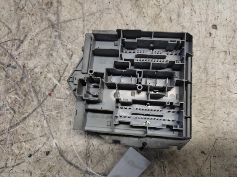 Recambio de caja reles / fusibles para fiat stilo (192) 1.9 jtd 80 referencia OEM IAM 46796538  