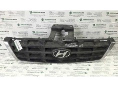 Recambio de rejilla delantera central para hyundai accent (mc) gl referencia OEM IAM 86361  