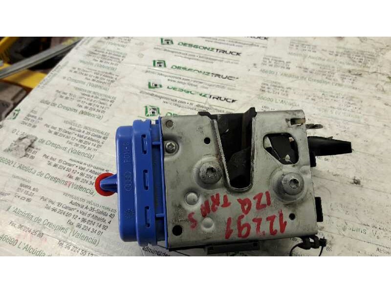 Recambio de cerradura puerta trasera izquierda para audi a4 avant (b5) 2.5 tdi referencia OEM IAM   