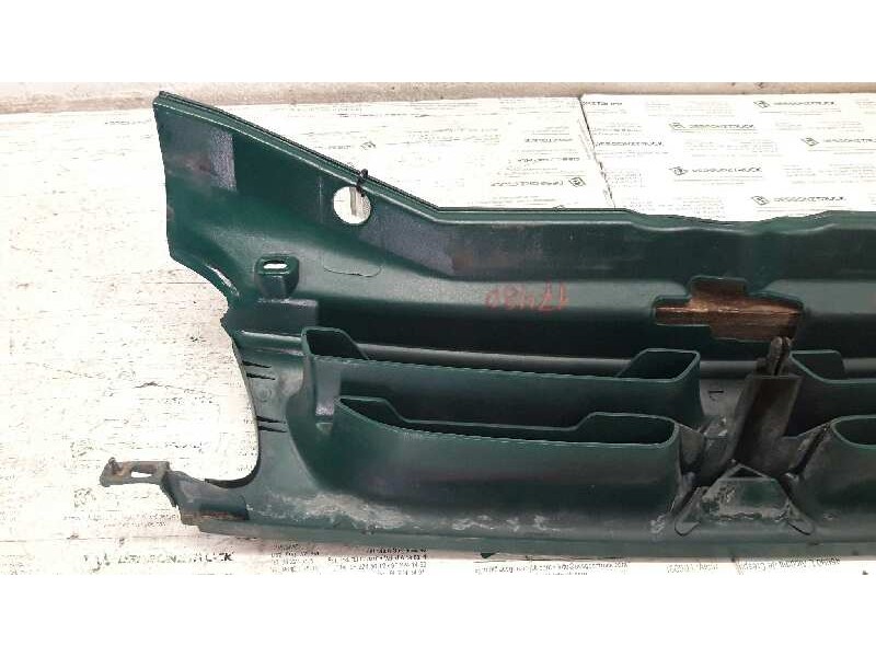 Recambio de rejilla delantera central para citroen berlingo 1.9 d x familiar referencia OEM IAM 9618254877  