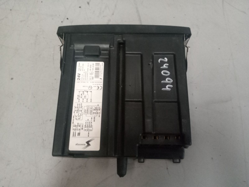 Recambio de tacografo para scania r i r 580 referencia OEM IAM SE5000  REV.7.6