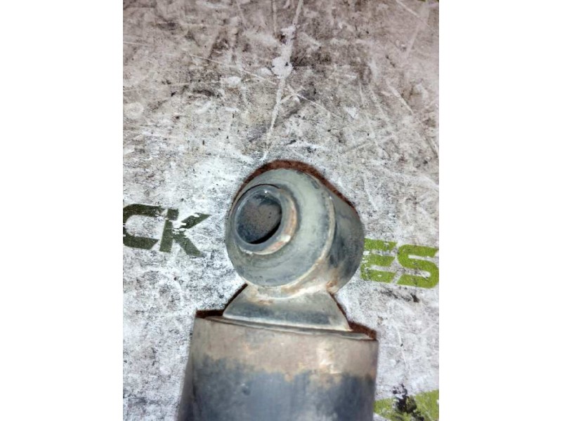 Recambio de amortiguador trasero izquierdo cabina para astra trucks ....... ....... referencia OEM IAM 908272034  