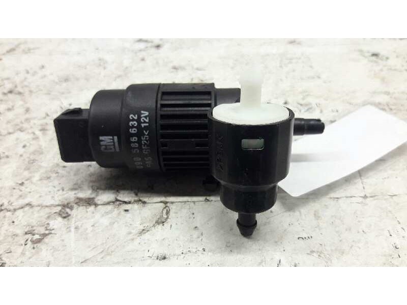 Recambio de bomba limpia para opel corsa c club referencia OEM IAM 090586632  