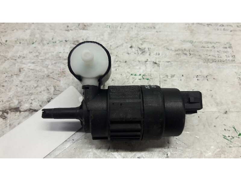 Recambio de bomba limpia para opel corsa c club referencia OEM IAM 090586632  