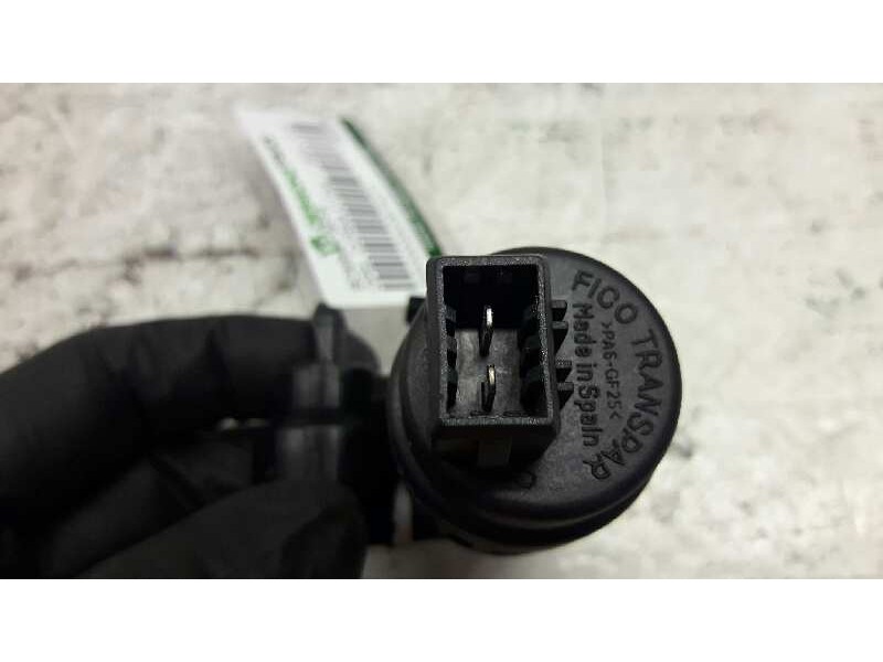 Recambio de bomba limpia para opel corsa c club referencia OEM IAM 090586632  