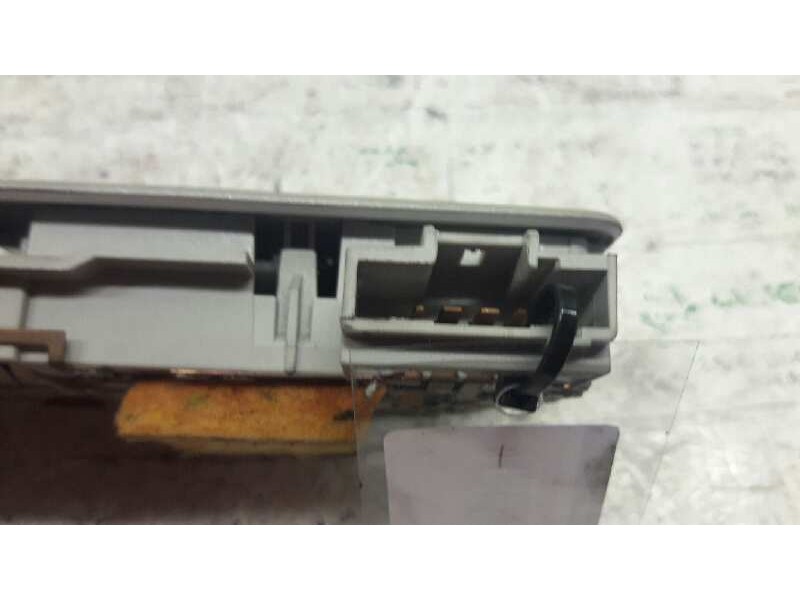 Recambio de luz interior para renault laguna ii (bg0) confort dynamique referencia OEM IAM 8200033629 TRASERA 