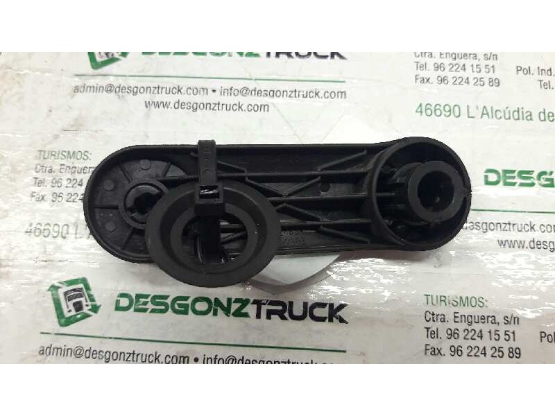 Recambio de maneta elevalunas delantera izquierda para opel corsa c club referencia OEM IAM   