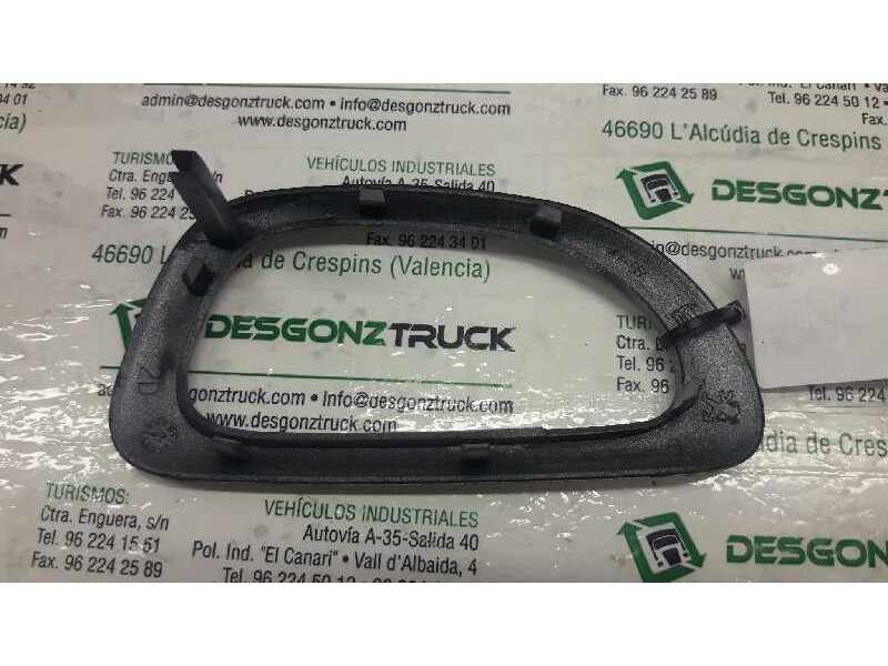 Recambio de guarnecidos varios para peugeot 307 berlina (s2) xt referencia OEM IAM 9634769777 MANETA INT. DEL. DCHA. 