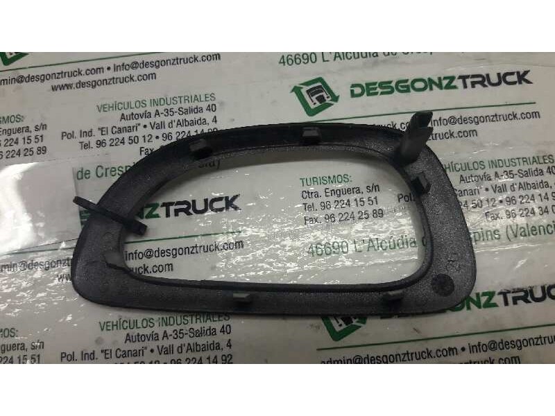 Recambio de guarnecidos varios para peugeot 307 berlina (s2) xt referencia OEM IAM 9634769877 MANETA INT. DEL. IZQ. 