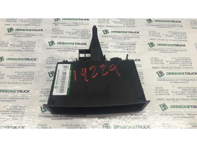 Recambio de guarnecidos varios para peugeot 307 berlina (s2) xt referencia OEM IAM 9659441977 PORTAOBJETOS CENTRAL 9681781977