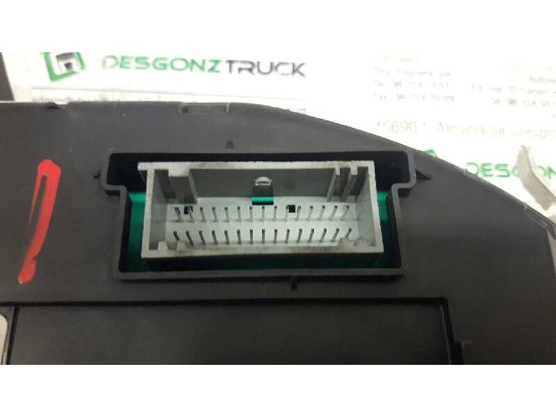 Recambio de cuadro instrumentos para renault megane ii berlina 3p referencia OEM IAM 8200399700  