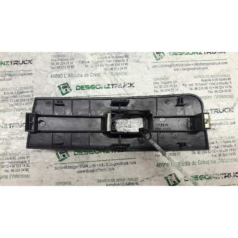 Recambio de embellecedor mando elevalunas para hyundai matrix (fc) 1.5 crdi 16v gls referencia OEM IAM 9358017000YN  