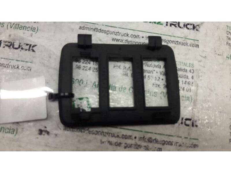 Recambio de embellecedor para bmw serie 3 berlina (e46) 318i referencia OEM IAM 8146033 REGULACION FAROS 