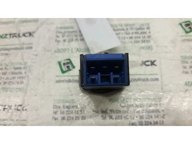 Recambio de boton antiniebla trasero para kia shuma 1.5 comfort 5 berlina referencia OEM IAM   