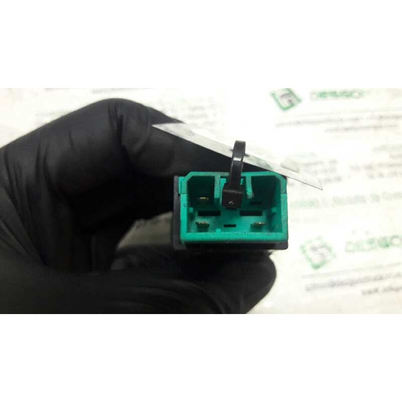 Recambio de botonera para kia shuma 1.5 comfort 5 berlina referencia OEM IAM  AGUA LIMPIA - LIMPIA TRA. 