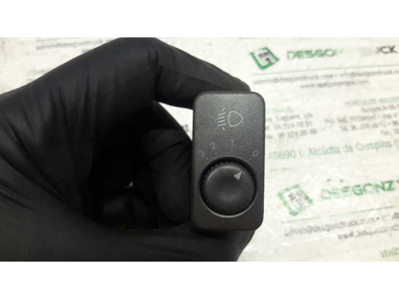 Recambio de boton regulacion de faros para kia carens 1.8 ls monovolumen referencia OEM IAM   