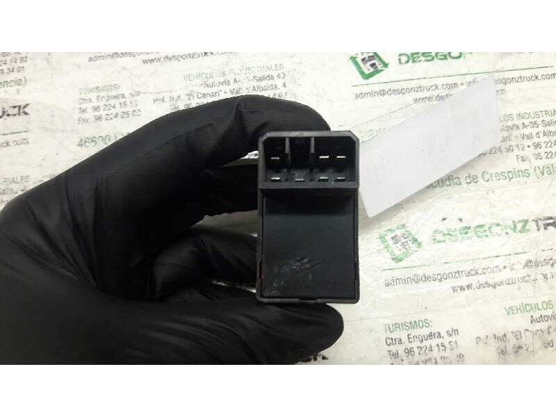 Recambio de mando elevalunas delantero derecho para kia carens 1.8 ls monovolumen referencia OEM IAM   