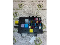 Recambio de caja reles / fusibles para renault mascott fg 130. 35/55/65 cabina individual referencia OEM IAM 7703297587  