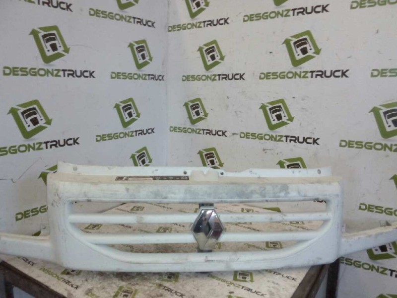 Recambio de rejilla delantera central para renault mascott fg 130. 35/55/65 cabina individual referencia OEM IAM   