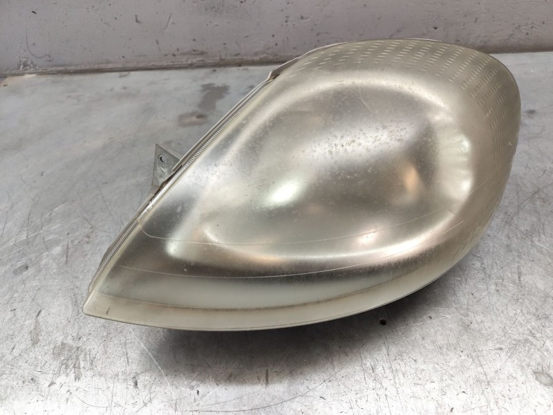 Recambio de faro izquierdo para renault trafic combi (ab 4.01) referencia OEM IAM   