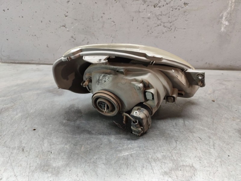 Recambio de faro izquierdo para renault trafic combi (ab 4.01) referencia OEM IAM   