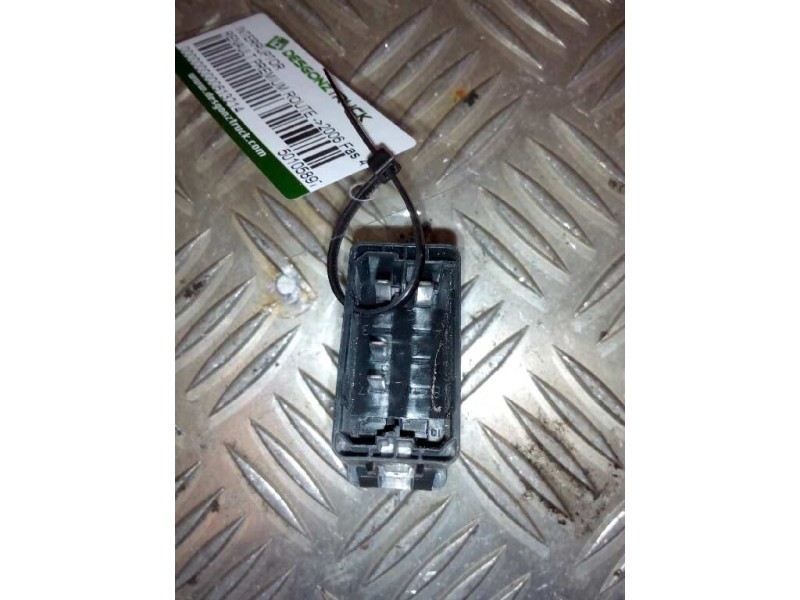 Recambio de interruptor para renault premium route 2006 fas 4x2 larga distancia referencia OEM IAM 5010589783  