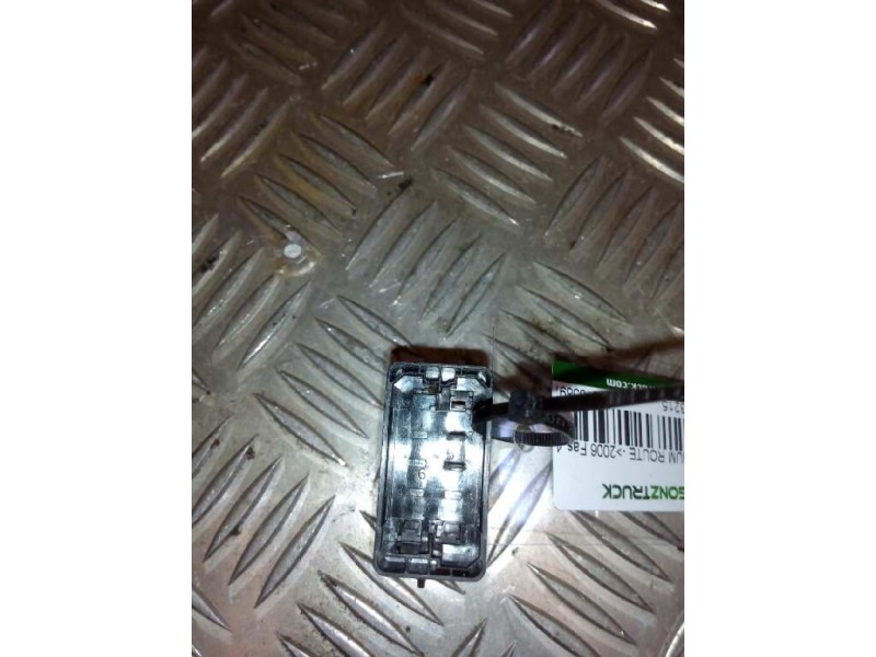 Recambio de interruptor para renault premium route 2006 fas 4x2 larga distancia referencia OEM IAM 5010589798  