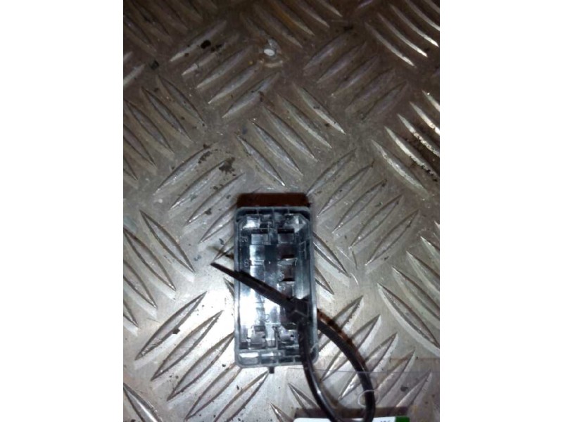 Recambio de interruptor para renault premium route 2006 fas 4x2 larga distancia referencia OEM IAM 5010589823  