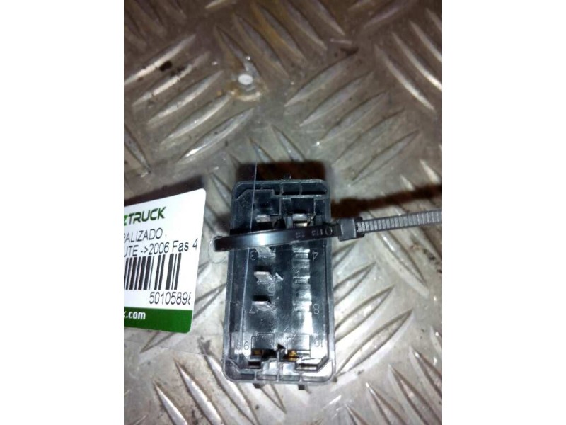 Recambio de mando cierre centralizado para renault premium route 2006 fas 4x2 larga distancia referencia OEM IAM 5010589808  