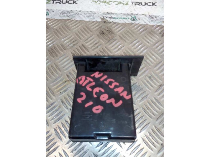 Recambio de cenicero para nissan trucks atleon atleon 150.21 referencia OEM IAM 688009X400 44390601 