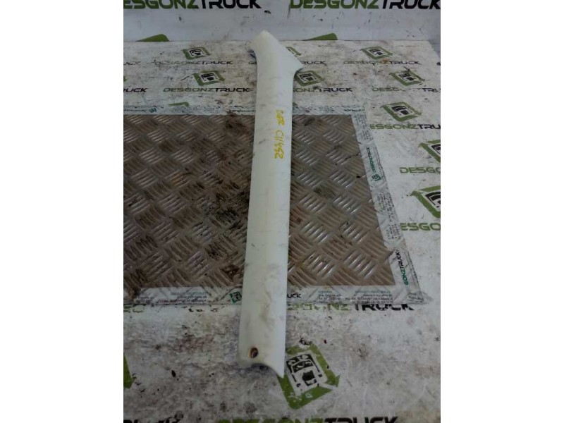 Recambio de moldura luna delantera para iveco daily caja abierta / volquete referencia OEM IAM DERECHA  