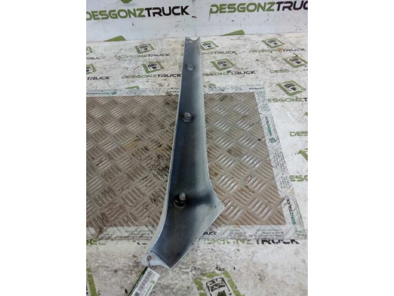 Recambio de moldura luna delantera para iveco daily caja abierta / volquete referencia OEM IAM DERECHA  