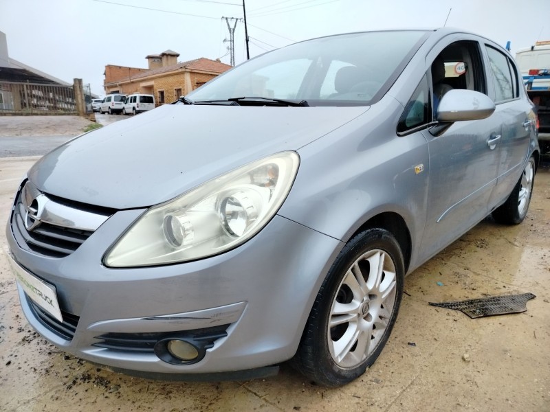 opel corsa d (s07) del año 2006
