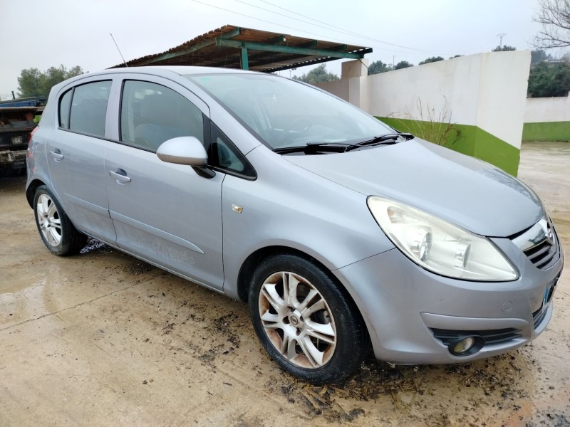 opel corsa d (s07) del año 2006