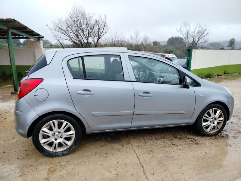 opel corsa d (s07) del año 2006