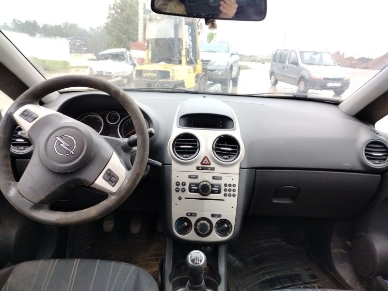 opel corsa d (s07) del año 2006